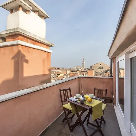 San Lorenzo Luxury Penthouse アパート