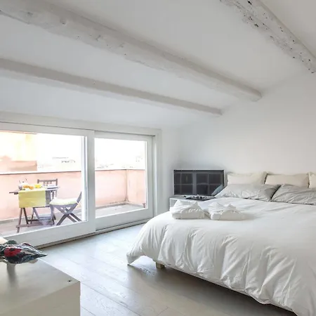 アパート San Lorenzo Luxury Penthouse ヴェネツィア